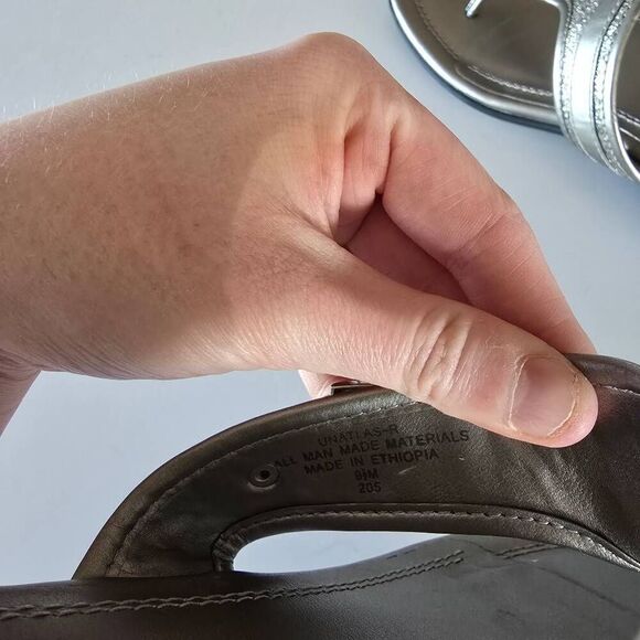 Unisa Women's Sandals Size 9.5 - Pewter Glitter - Silver - Slides/Flip Flops - Picture 5 of 6